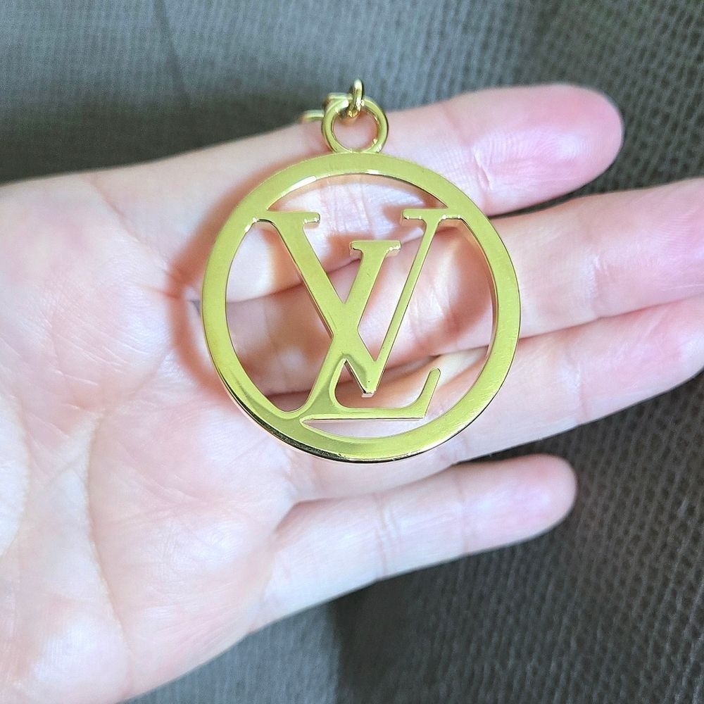 Louis Vuitton Circle Bag Charm WITHOUT Keyholder - Used - Picture 8 of 16